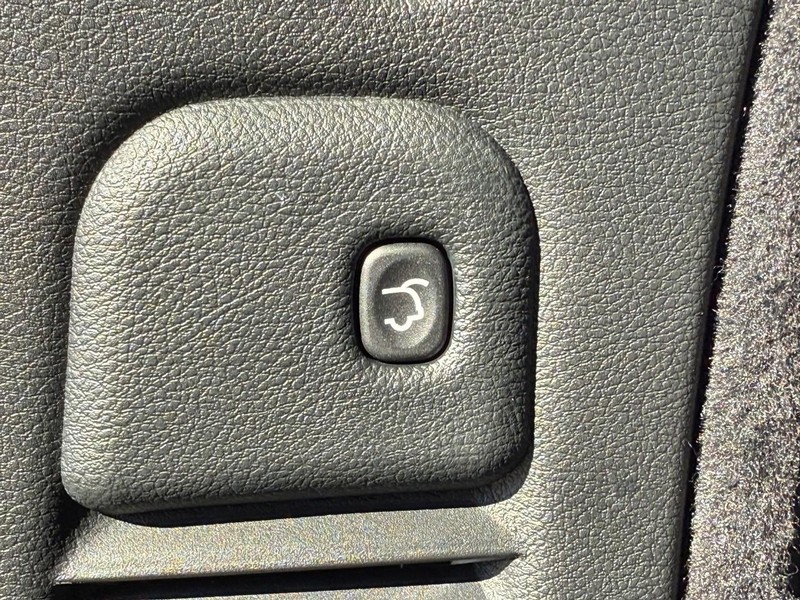 Dodge Durango Vehicle Full-screen Gallery Image 8