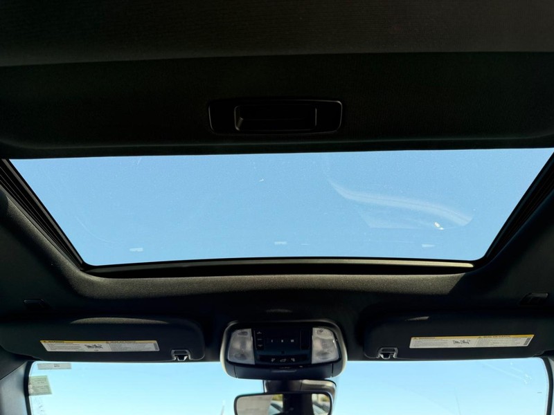 Dodge Durango Vehicle Full-screen Gallery Image 13