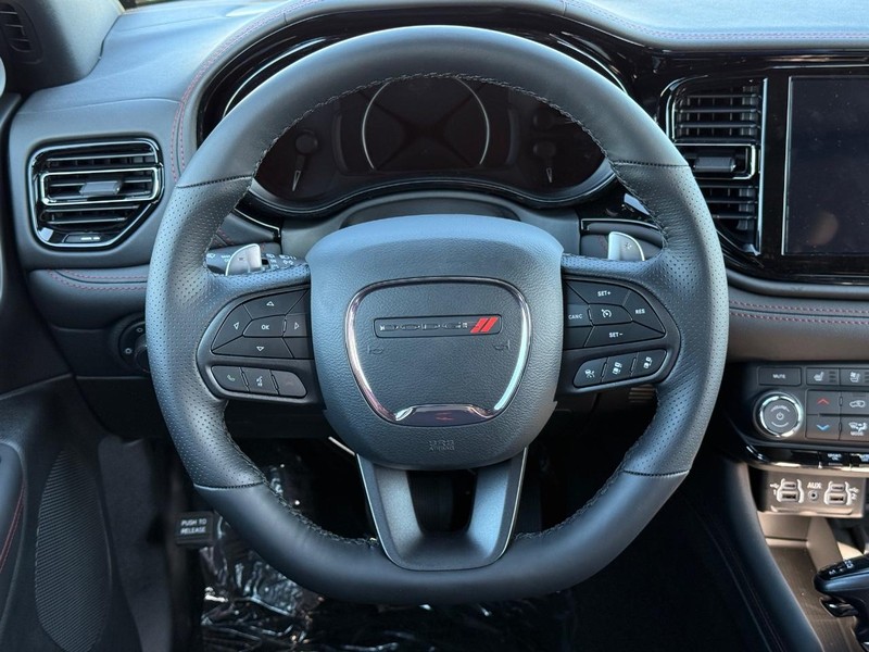 Dodge Durango Vehicle Full-screen Gallery Image 15