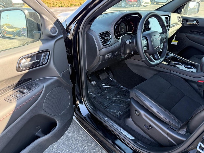 Dodge Durango Vehicle Full-screen Gallery Image 18