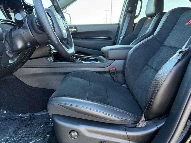 Dodge Durango Vehicle Full-screen Gallery Image 19