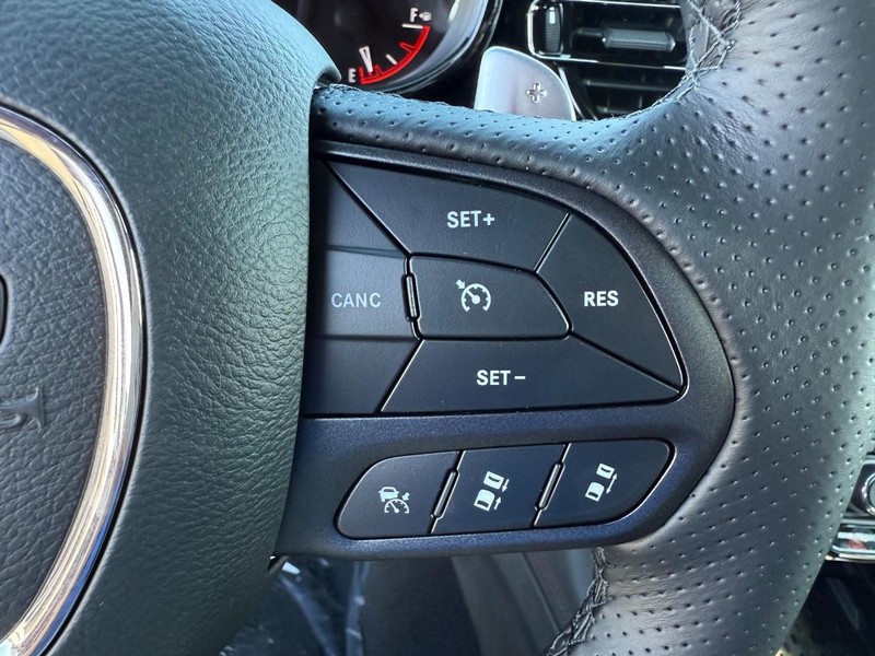 Dodge Durango Vehicle Full-screen Gallery Image 22