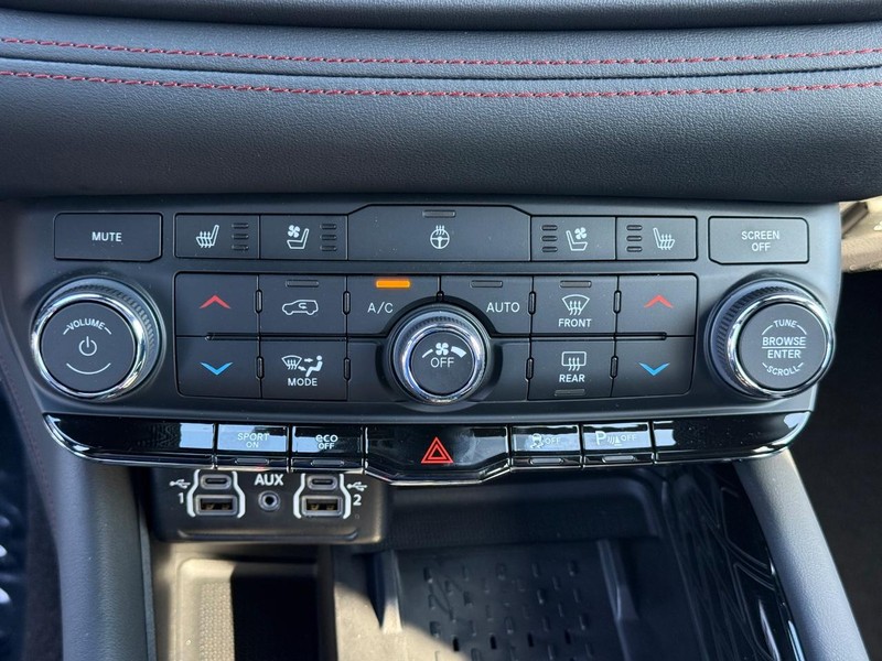 Dodge Durango Vehicle Full-screen Gallery Image 27