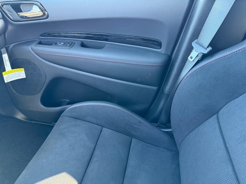 Dodge Durango Vehicle Full-screen Gallery Image 29