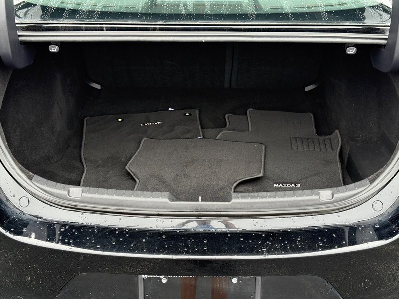 Mazda Mazda3 Sedan Vehicle Full-screen Gallery Image 7