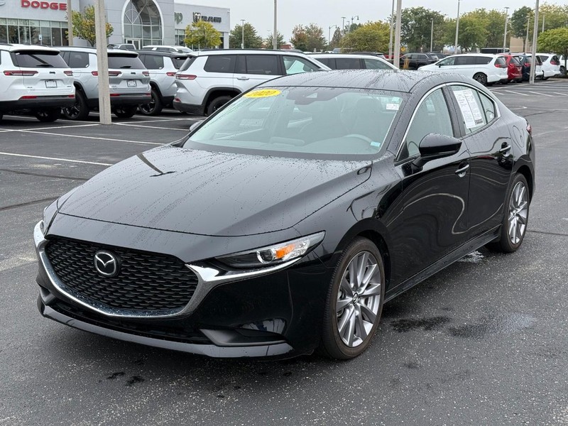 Mazda Mazda3 Sedan Vehicle Full-screen Gallery Image 9