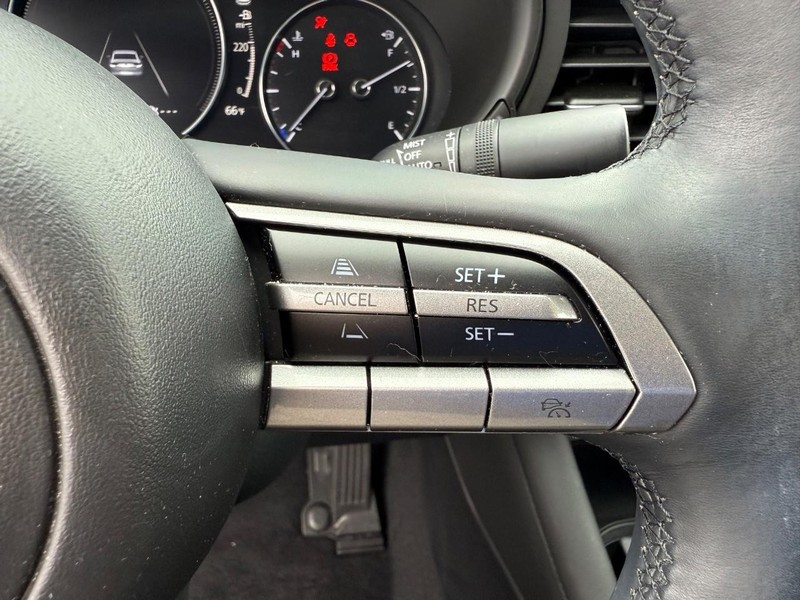 Mazda Mazda3 Sedan Vehicle Full-screen Gallery Image 21