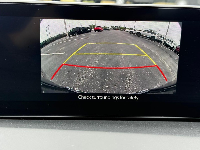 Mazda Mazda3 Sedan Vehicle Full-screen Gallery Image 24