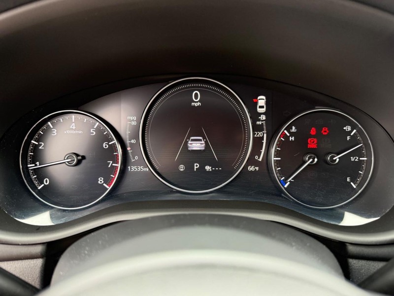 Mazda Mazda3 Sedan Vehicle Full-screen Gallery Image 27