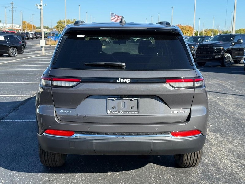 Jeep Grand Cherokee Vehicle Full-screen Gallery Image 4