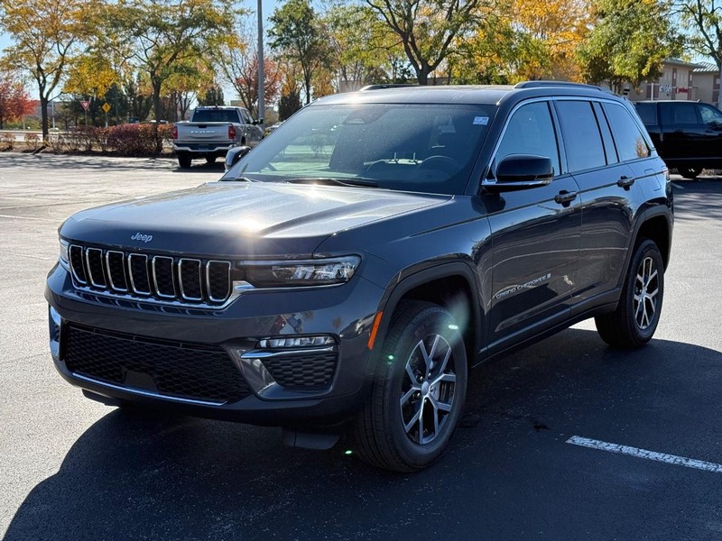 Jeep Grand Cherokee Vehicle Full-screen Gallery Image 9