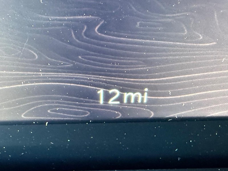 Jeep Grand Cherokee Vehicle Full-screen Gallery Image 32