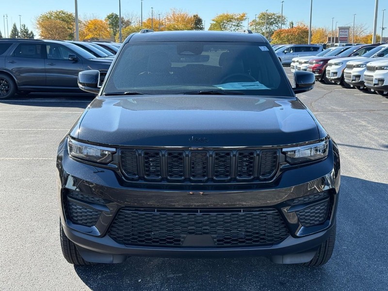 Jeep Grand Cherokee Vehicle Full-screen Gallery Image 10