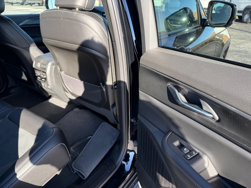 Jeep Grand Cherokee Vehicle Full-screen Gallery Image 12