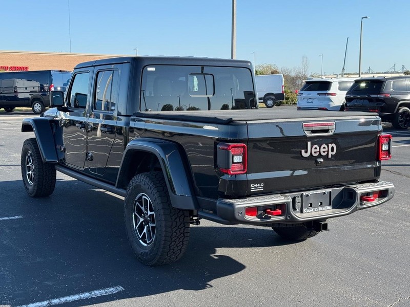 Jeep Gladiator Vehicle Full-screen Gallery Image 5