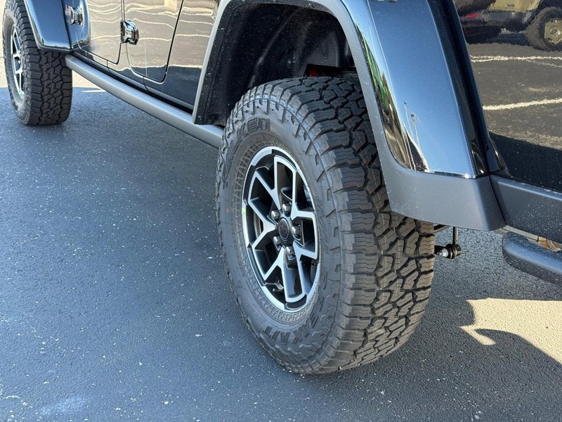 Jeep Gladiator Vehicle Full-screen Gallery Image 6