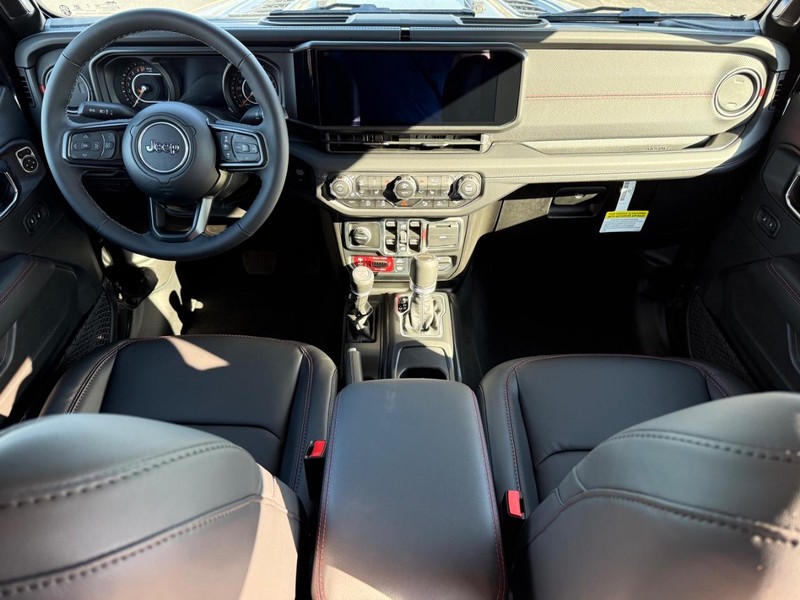 Jeep Gladiator Vehicle Full-screen Gallery Image 12