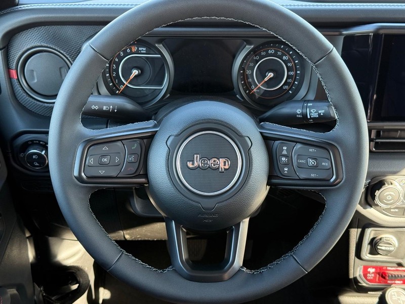 Jeep Gladiator Vehicle Full-screen Gallery Image 13