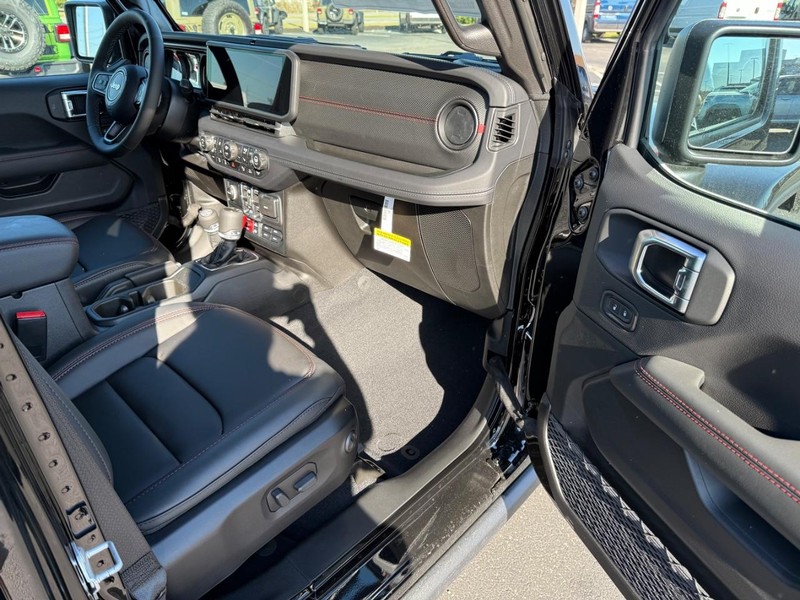 Jeep Gladiator Vehicle Full-screen Gallery Image 14