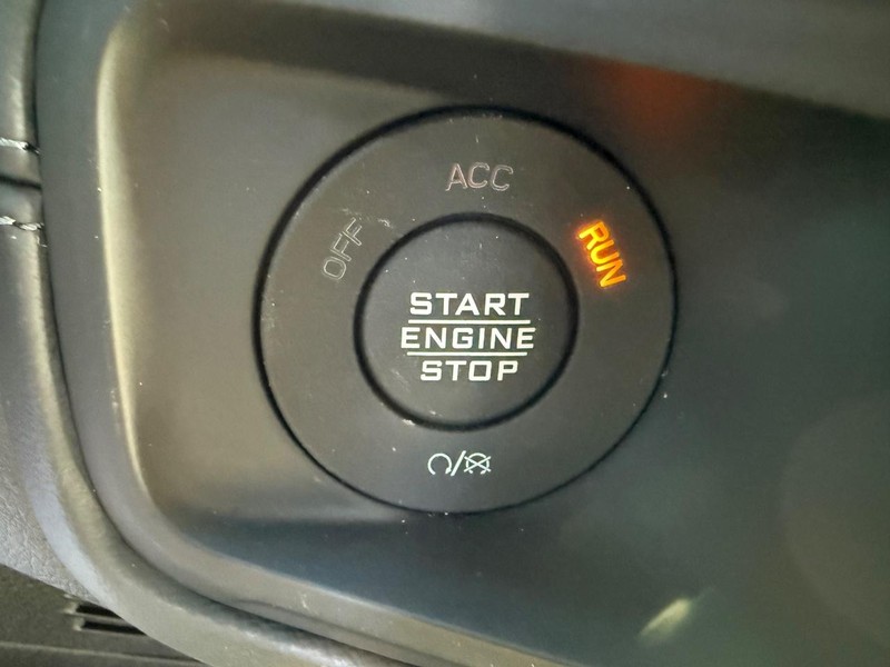 Jeep Gladiator Vehicle Full-screen Gallery Image 21