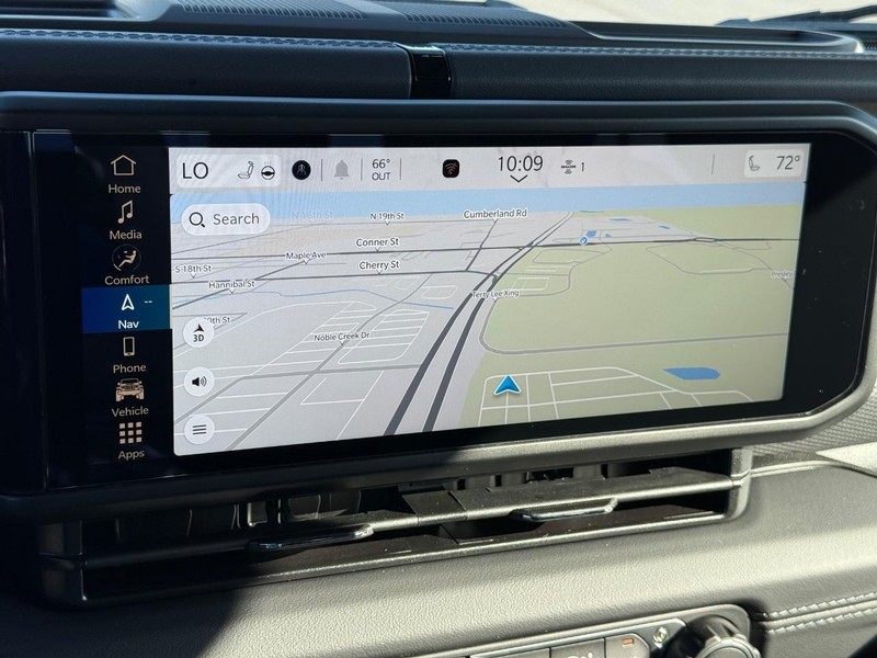 Jeep Gladiator Vehicle Full-screen Gallery Image 23