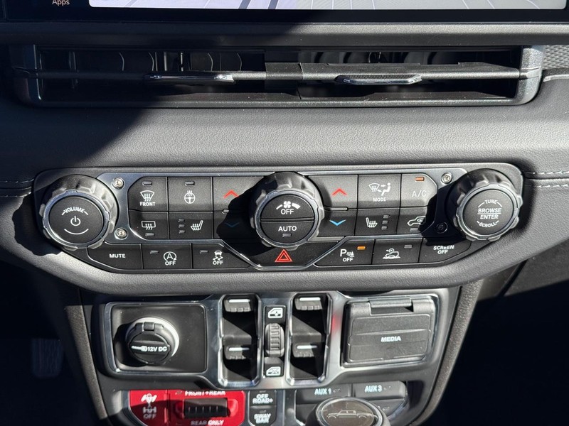 Jeep Gladiator Vehicle Full-screen Gallery Image 25