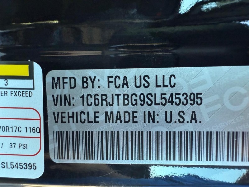 Jeep Gladiator Vehicle Full-screen Gallery Image 31