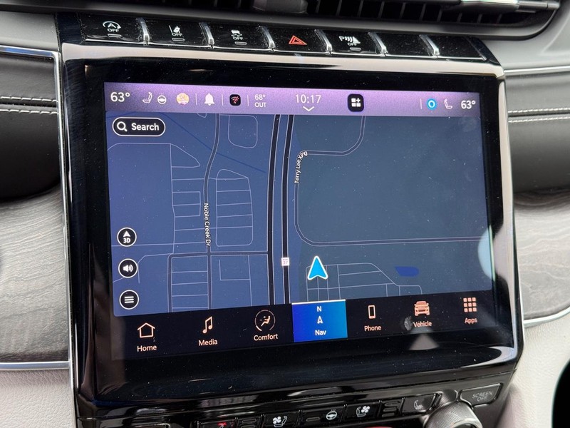 Jeep Grand Cherokee L Vehicle Full-screen Gallery Image 27