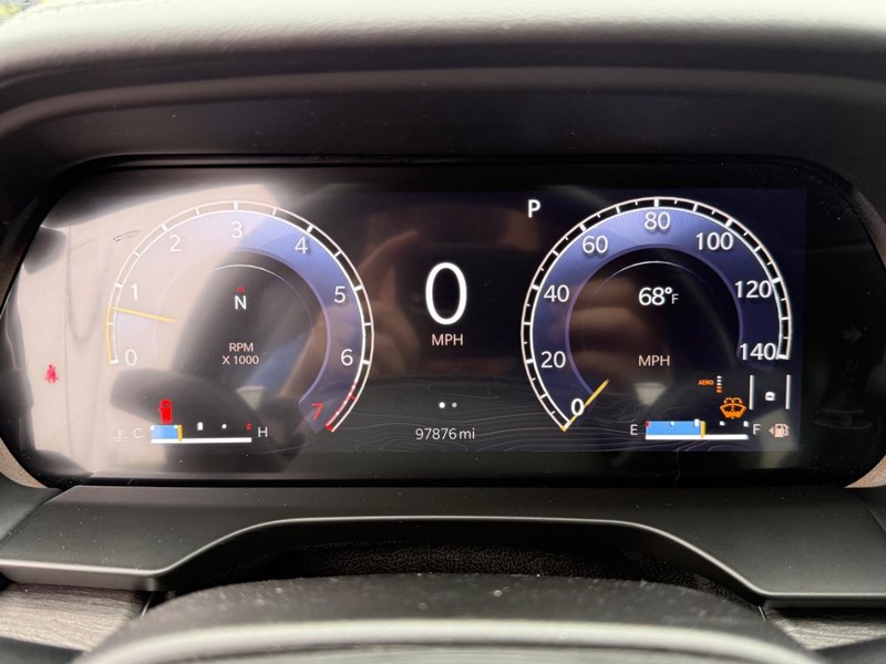 Jeep Grand Cherokee L Vehicle Full-screen Gallery Image 32