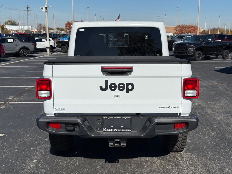Jeep Gladiator Vehicle Full-screen Gallery Image 4