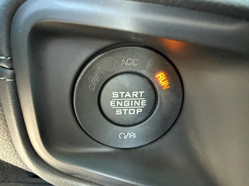 Jeep Gladiator Vehicle Full-screen Gallery Image 21