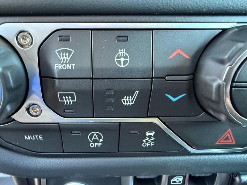 Jeep Gladiator Vehicle Full-screen Gallery Image 22