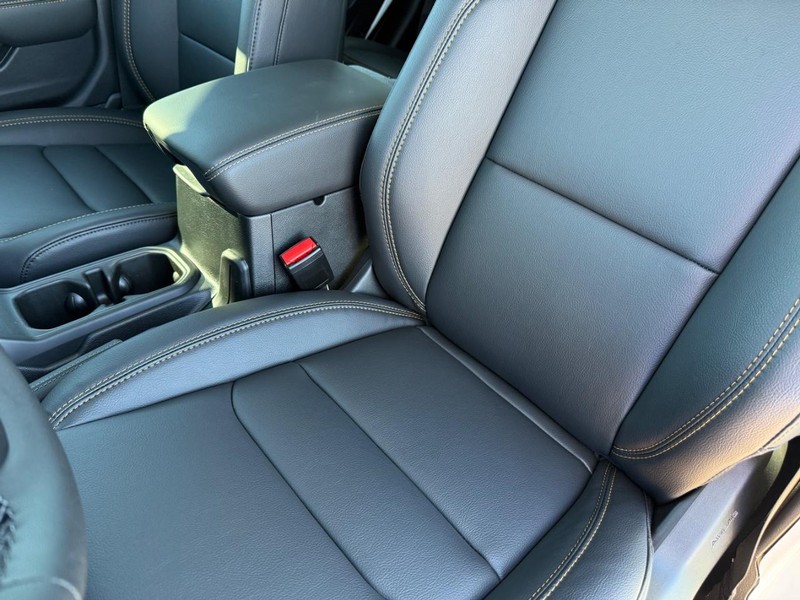 Jeep Gladiator Vehicle Full-screen Gallery Image 30