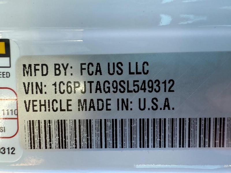 Jeep Gladiator Vehicle Full-screen Gallery Image 31