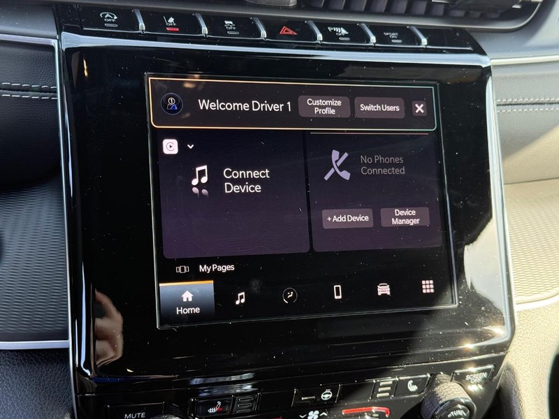 Jeep Grand Cherokee L Vehicle Full-screen Gallery Image 26