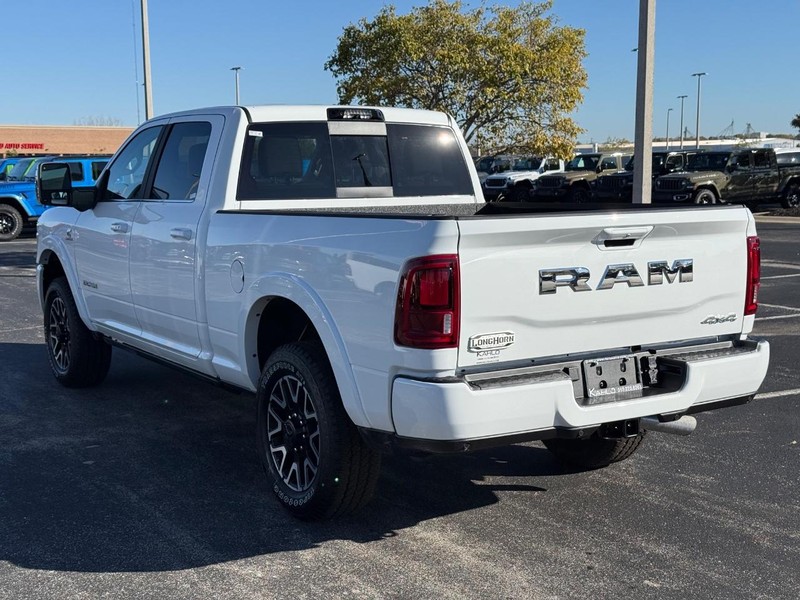 Ram 2500 Vehicle Full-screen Gallery Image 5