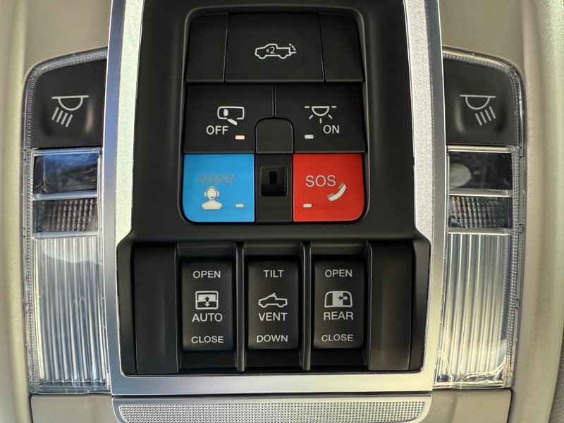 Ram 2500 Vehicle Full-screen Gallery Image 27