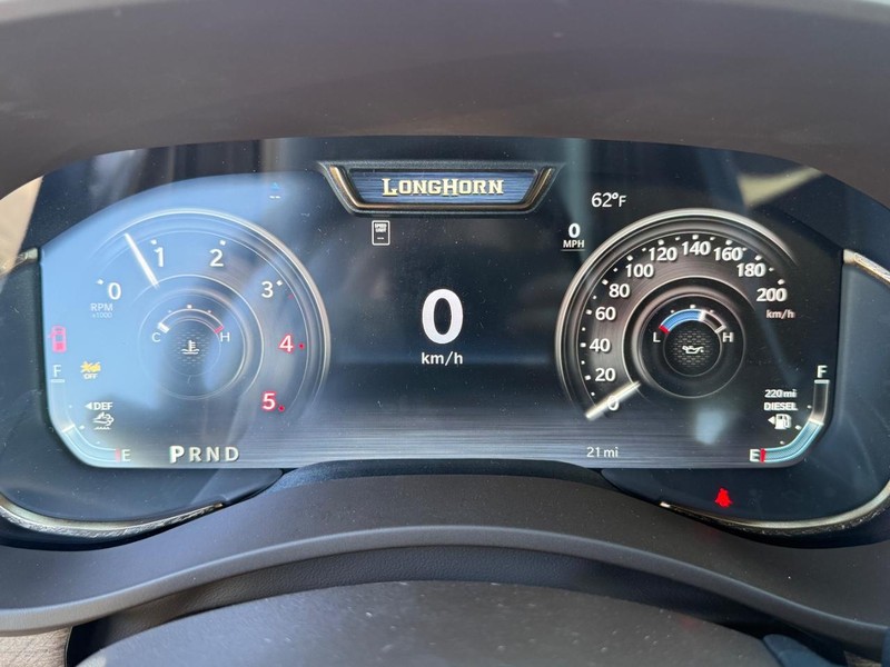 Ram 2500 Vehicle Full-screen Gallery Image 28