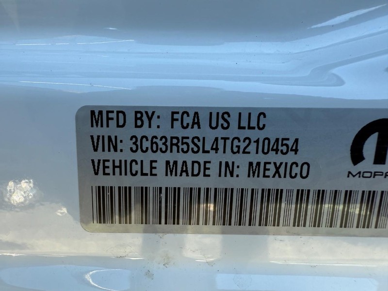 Ram 2500 Vehicle Full-screen Gallery Image 31