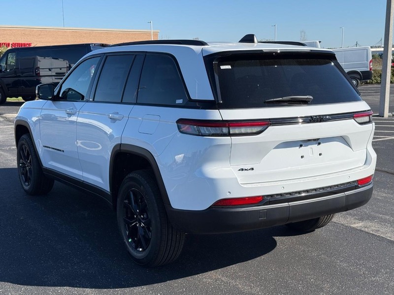 Jeep Grand Cherokee Vehicle Full-screen Gallery Image 5