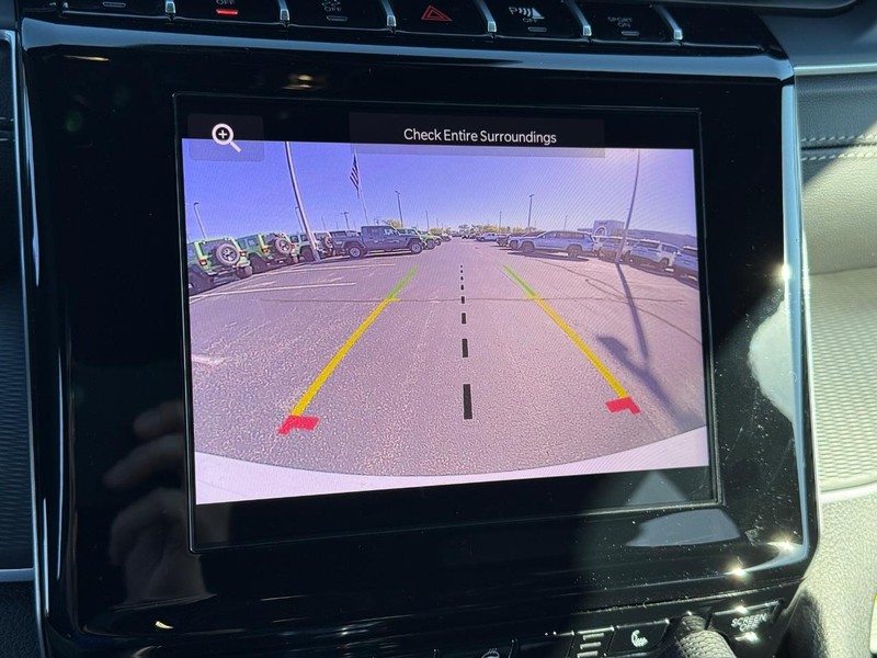 Jeep Grand Cherokee Vehicle Full-screen Gallery Image 26