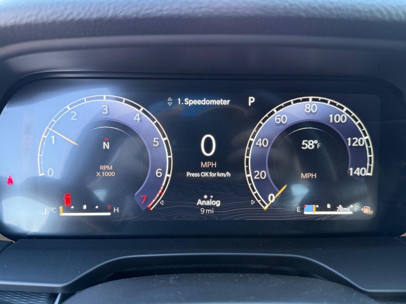 Jeep Grand Cherokee Vehicle Full-screen Gallery Image 31