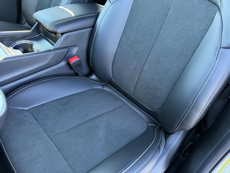 Jeep Grand Cherokee Vehicle Full-screen Gallery Image 33