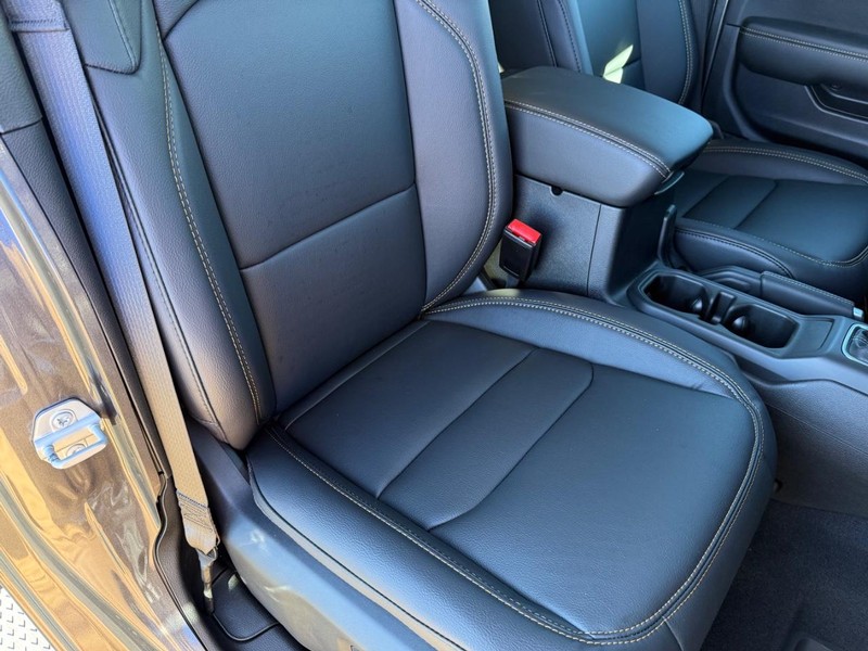 Jeep Gladiator Vehicle Full-screen Gallery Image 15