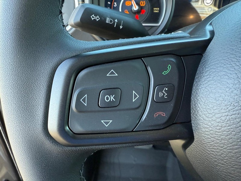 Jeep Gladiator Vehicle Full-screen Gallery Image 19