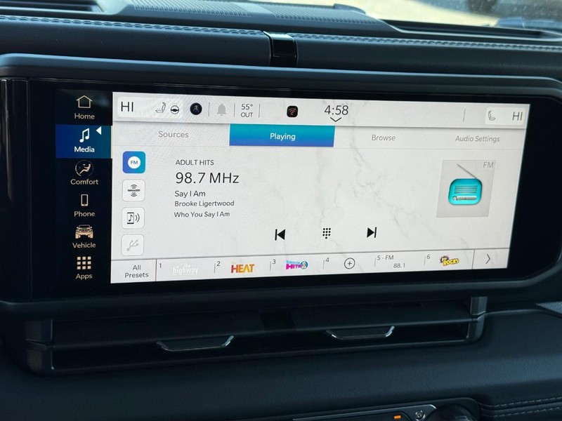 Jeep Gladiator Vehicle Full-screen Gallery Image 23