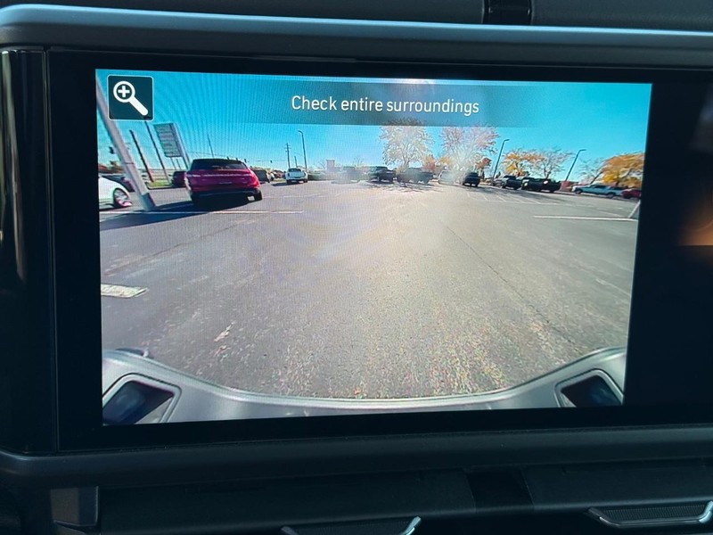 Jeep Gladiator Vehicle Full-screen Gallery Image 24