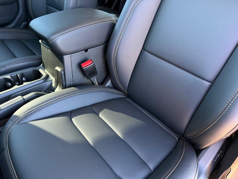 Jeep Gladiator Vehicle Full-screen Gallery Image 30