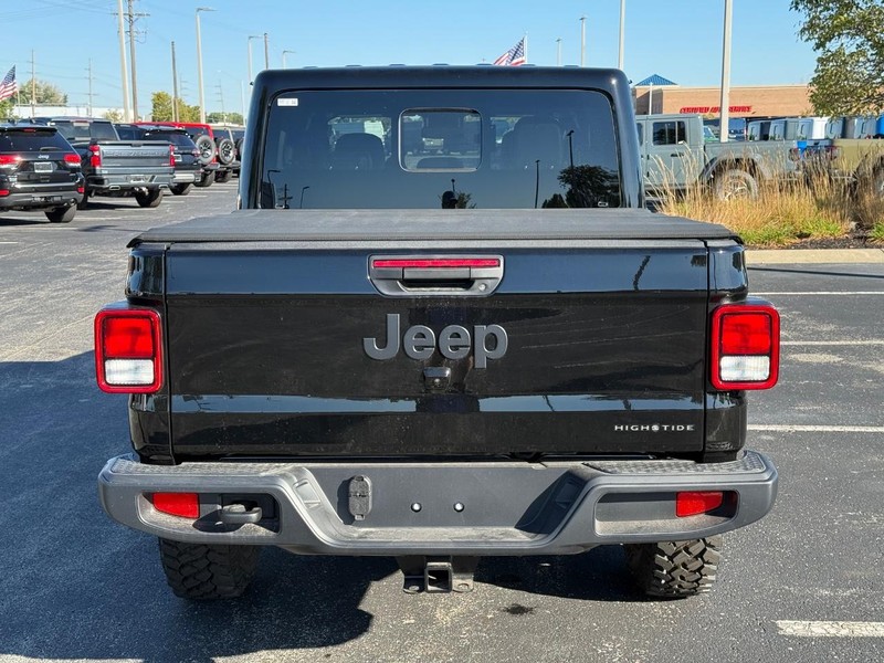 Jeep Gladiator Vehicle Full-screen Gallery Image 4