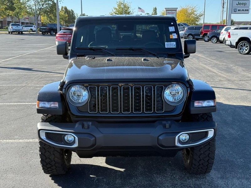 Jeep Gladiator Vehicle Full-screen Gallery Image 9